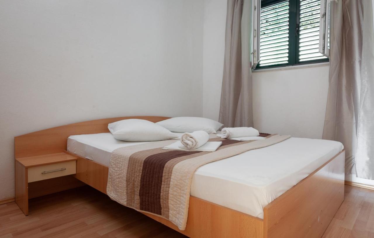 Apartments By The Sea Igrane, Makarska - 310 מראה חיצוני תמונה