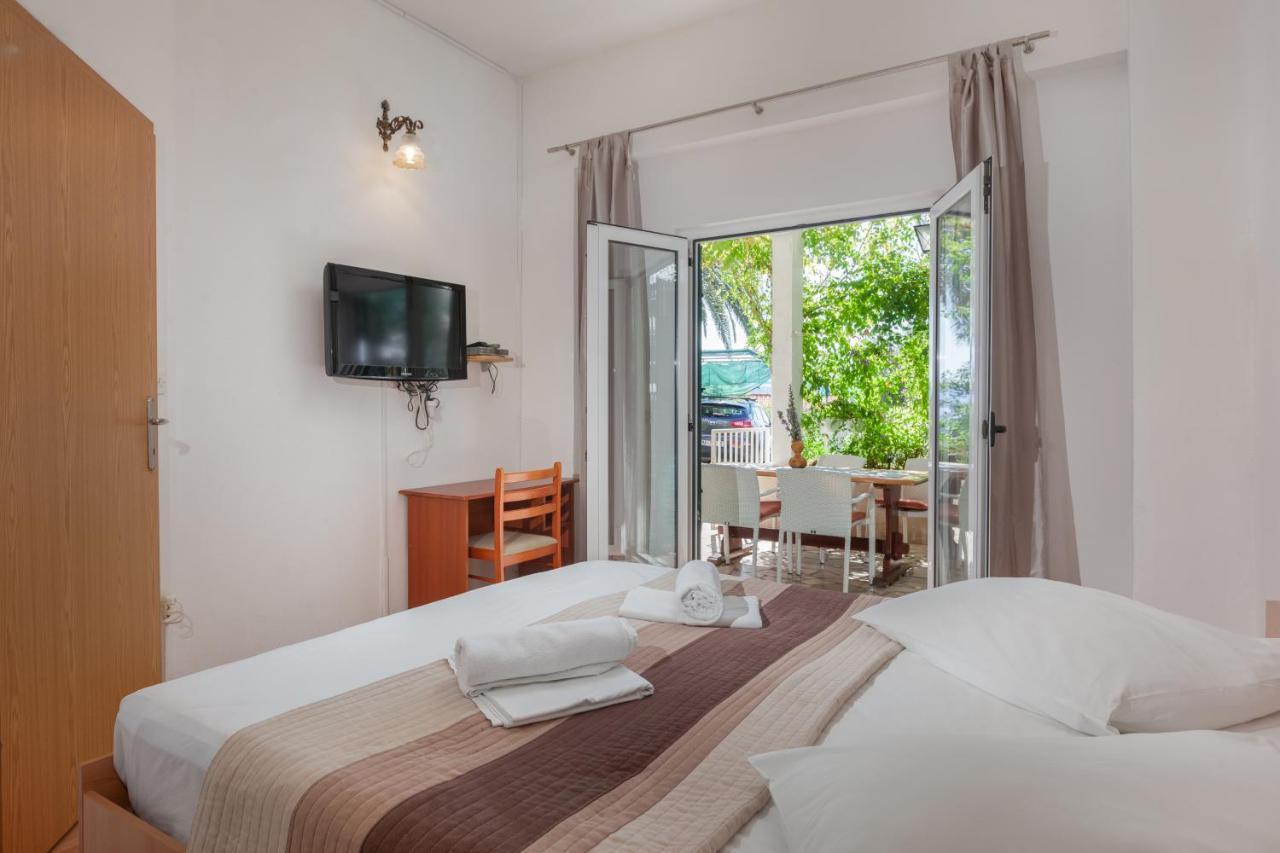 Apartments By The Sea Igrane, Makarska - 310 מראה חיצוני תמונה