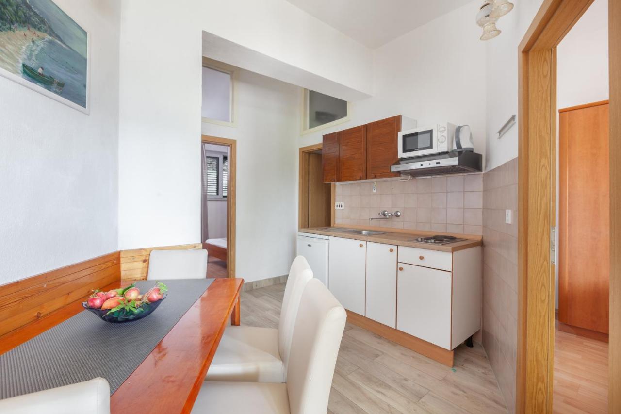 Apartments By The Sea Igrane, Makarska - 310 מראה חיצוני תמונה
